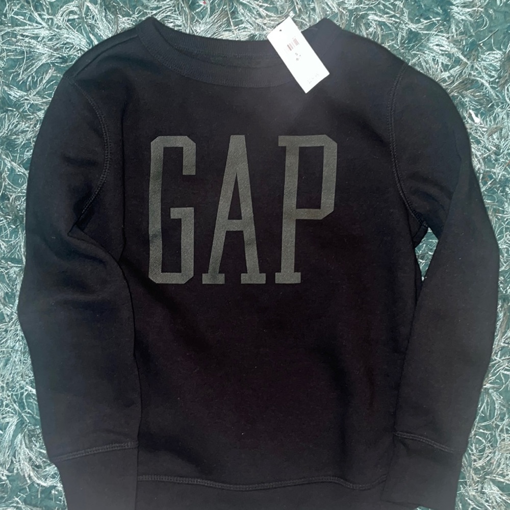 Black boys GAP sweater NWT!